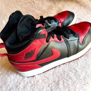 Nike Air Jordan 1 mid